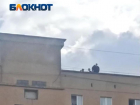 Смертельные забавы волжской молодежи на крыше 9-этажки сняли на видео