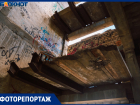 Граффити, мусор и кирпичи - все, что нужно знать о заброшенном долгострое