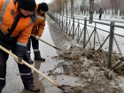 Волжский в снежном плену: коммунальщики борются с наледью