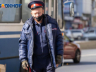 В Волжском проводят рейды по ловле безмасочников в автобусах