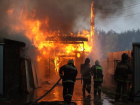 В Быковском районе загорелись вещи в пустующем здании