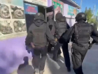 Задержание телефонных мошенников в Волгограде попало на видео