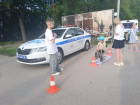 ЮИД и автоинспекторы Волжского научили детей и родителей безопасному лету