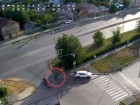 3 подростков на одном самокате чуть не угодили под колеса авто в Волжском