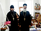 Священнослужители пришли в интернат к детям с подарками в Волжском