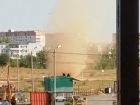 Песчаный смерч навел порядок в Волжском