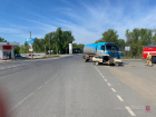 2 человека пострадали в аварии с фурой на трассе под Волжским