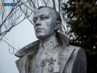 Как одно событие 80-х годов привело к созданию площади, улицы и школа имени Карбышева в Волжском