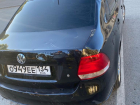 В Волжском водитель питбайка врезался в автомобиль и скрылся с места ДТП
