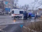 На остановке в Волжском скончалась пенсионерка