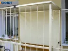 Запугивали, требовали деньги и зеркальные номера: в Волжском вынесен приговор двум вымогателям