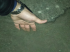 Автолюбитель "поймал" яму на дороге в Волжском, после чего машине потребовалась диагностика