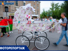 Парад колясок прошел в Волжском: фоторепортаж