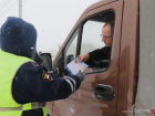 Как правильно тормозить в гололед рассказали водителям волгоградские автоинспекторы