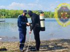 Водолазы подняли тело 15-летнего мальчика со дна озера в Волжском