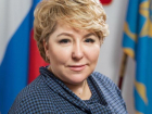 Ирина Гусева передает вопросы своих избирателей министру ЖКХ 