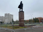 В Волжском разбирают памятник Ленину