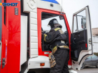 Деревянный пол жилого дома полыхал под Волжским