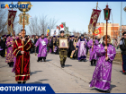 «Низкий поклон за мирное небо»: Волжский встал на молитву за участников спецоперации