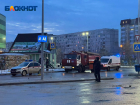 Посетителей ТРЦ вывели из здания по тревоге: видео с места эвакуации в Волжском