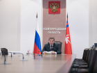 Андрей Бочаров поручил выплатить по 1000 рублей медработникам