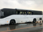 Грузовик врезался в автобус на трассе под Волгоградом