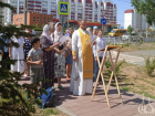 В Волжском состоялось богослужение у памятника Святителю Николаю