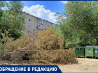 Крысы и пожароопасная свалка соседствуют с детской площадкой на улице Советской в Волжском