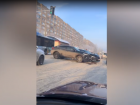 Утренняя авария на перекрестке в Волжском попала на видео