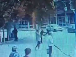 В Волжском поножовщина попала на видео