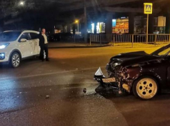 Замглавы администрации попал в аварию в Волгограде: версии последствий разнятся