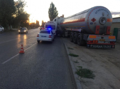 В Волгограде фура протаранила маршрутку с людьми: есть пострадавшие