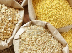 В Урюпинском районе рецидивист изнасиловал пенсионерку на мешках с крупой