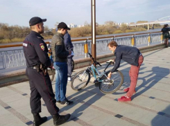 Скутер и два велосипеда угнали из-под носа владельцев в Волжском