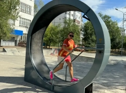 Еще два беговых колеса установили в Волжском