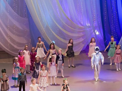 Более 400 юных артистов «Гармонии» провели отчетный концерт в Волжском