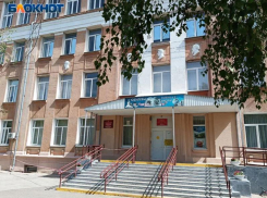 Уроков не будет: выпускники Волжского отменили занятия во всех школах