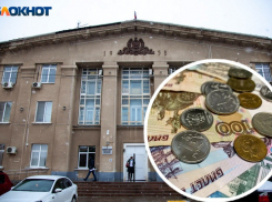 Со спорами и скандалами депутаты рассмотрели бюджет на 2023 год в Волжском