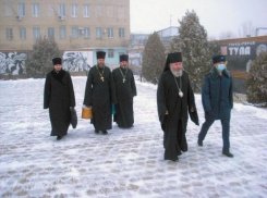 В храме волжской колонии ИК-12 прошел Рождественский молебен 