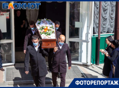 Прощание с погибшими в страшном ДТП школьницами прошло в Волгограде