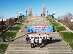 Жители Волжского устроили забег на Мамаевом Кургане, чтобы поддержать своего товарища