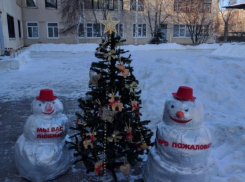 «Новогодние дворики» добавили праздничное настроение в Волжском