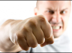 Пьяный волгоградец избивал жену и нечаянно покалечил 3-месячного сына