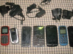 Заключенные хотели «открыть» в колонии Волжского салон сотовой связи 