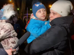 Поезд с беженцами прибыл в Волжский: видео
