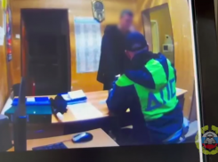 В Волжском иностранец попытался откупиться от ДПС за 5 тысяч рублей