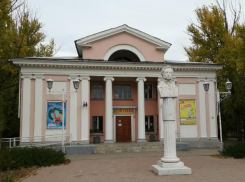 Почти три миллиона театр потратит на закупку автомобиля