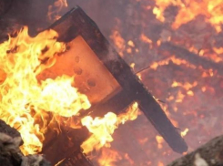 В Краснослободске тушили деревянный дом