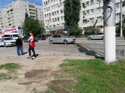 Сбил насмерть 64-летнюю пенсионерку: жуткие фотографии с места ДТП в Волгограде