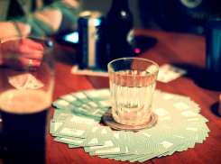 В Волжской колонии не позволили открыться гадальному салону и бару